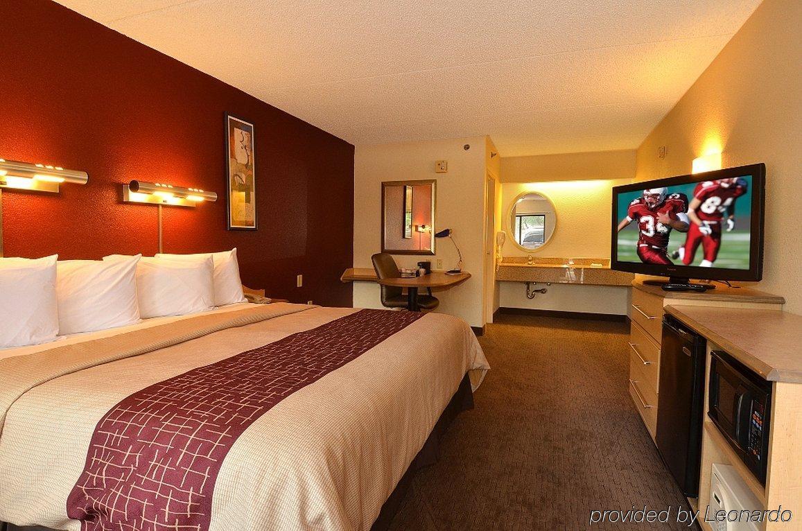 Red Roof East - Hurstbourne Motel 2*