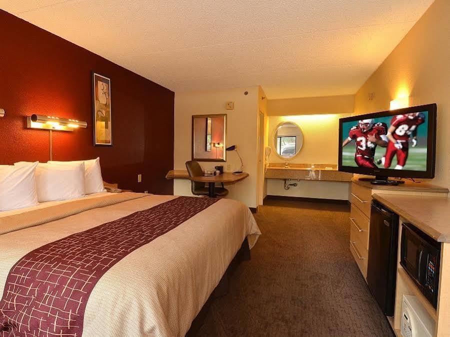 Red Roof East - Hurstbourne Motel 2*